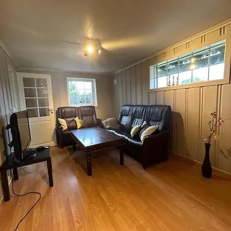 Sokkel-leilighet Med Naerhet Til Sentrum Og Hovden Skiheis * オップダール